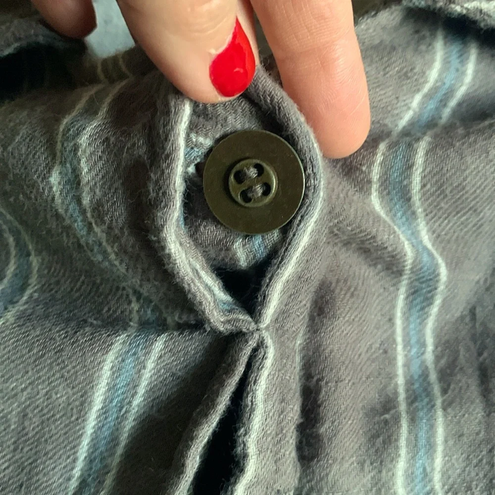 FP One Free People | Button Front Cropped Shirt Striped Relaxed Fit Gray XS - Picture 4 of 7
